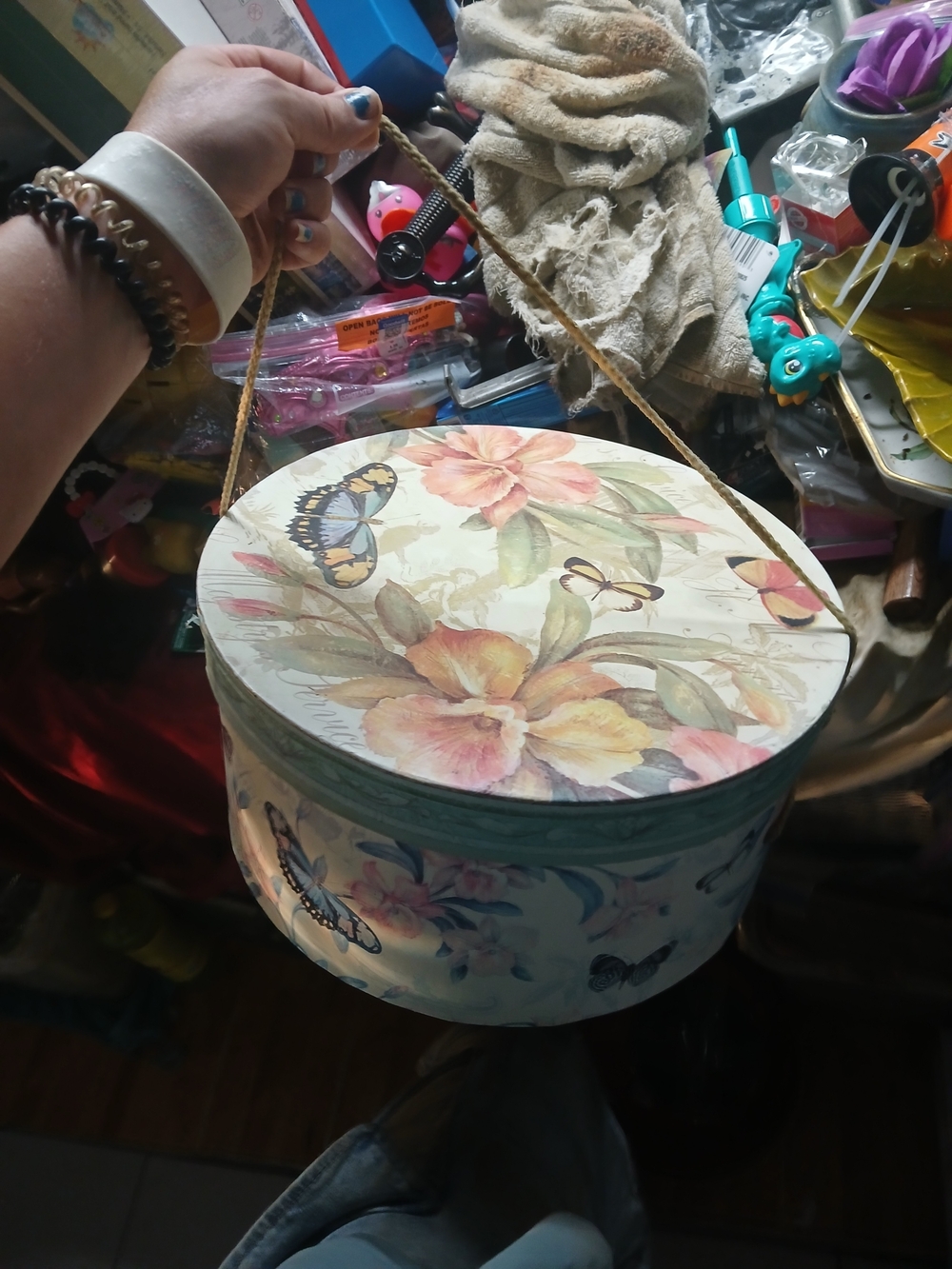 vintage-style decorativ floral butterfly cardboard storage hat box PM 12.5"x6.5"